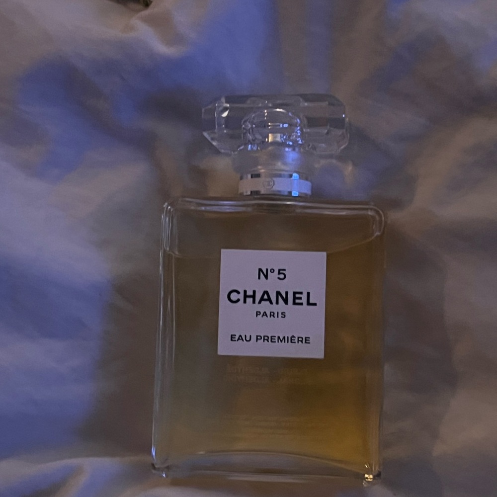 CHANEL No. 5 Eau Premiere in Gold Glass Bottle - Picture 3 of 3
